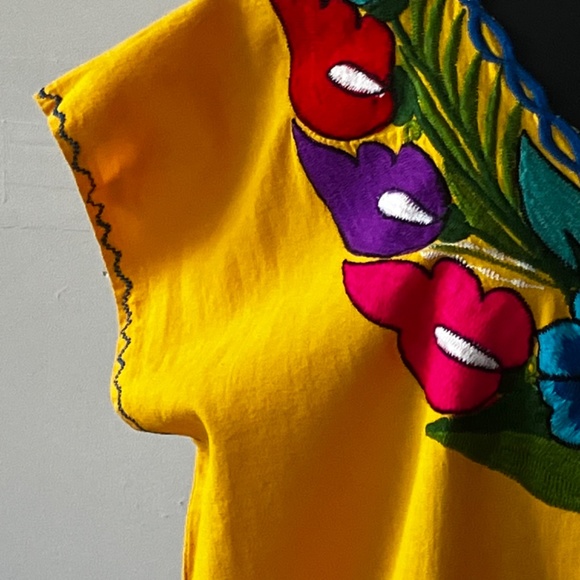 Vintage, yellow embroidered mumu - Picture 7 of 12